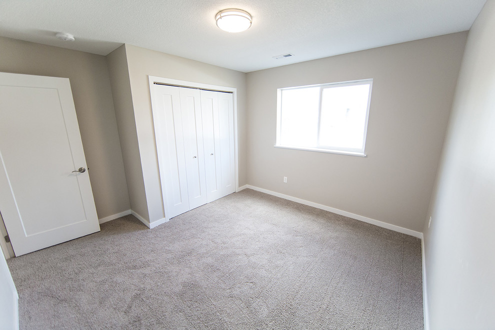Inspiration for a transitional home design remodel in Cedar Rapids