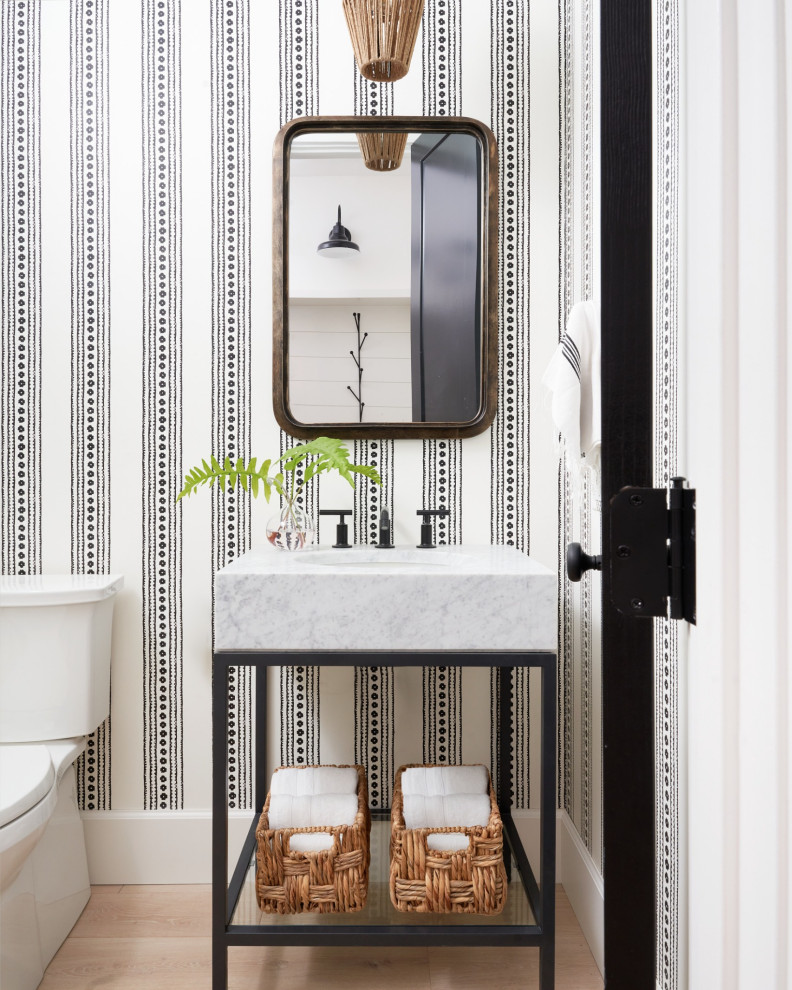 Transitional home design photo in Phoenix