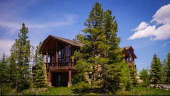 Mountain style home design photo in Orange County