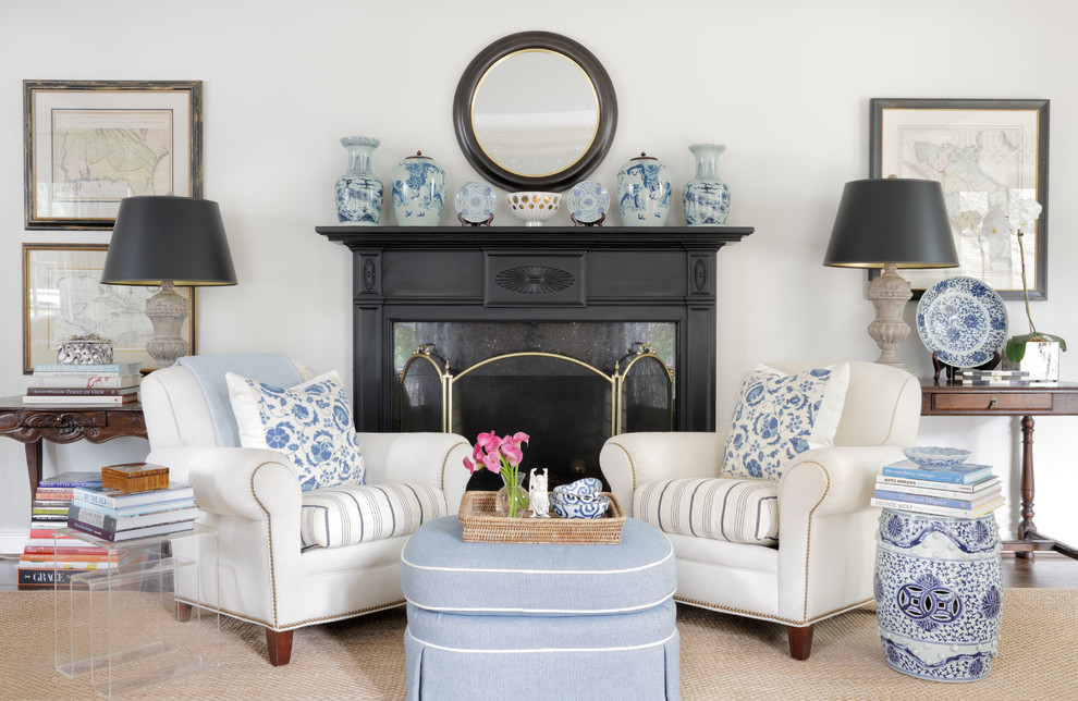 Inspiration for a transitional living room in Atlanta.