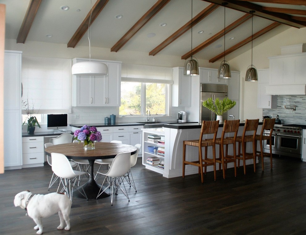 Home design - large transitional home design idea in Los Angeles