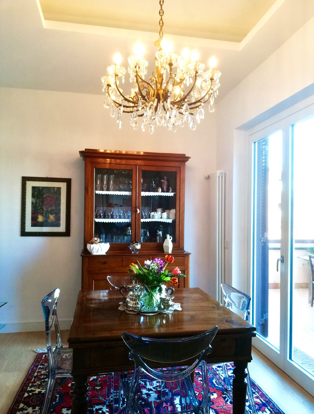 Villa su tre piani in zona Pisana