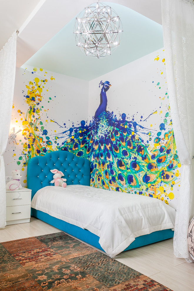 Inspiration for a transitional kids' bedroom for girls in Moscow with multi-coloured walls, light hardwood floors and beige floor.