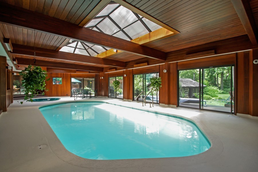 Inspiration for a midcentury pool in Chicago.