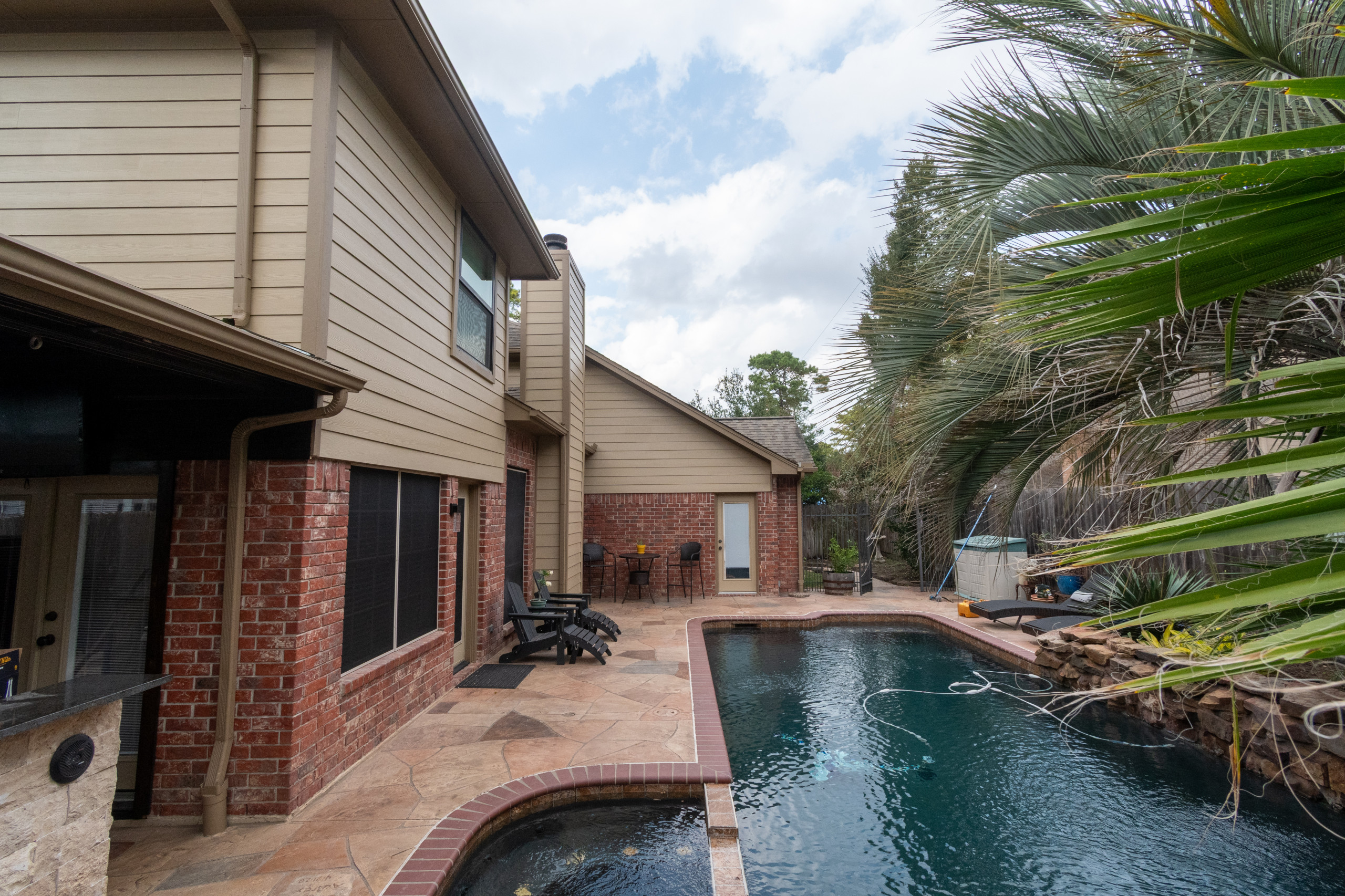 This home received a complete exterior transformation designed for durability, beauty, and long‑term performance.