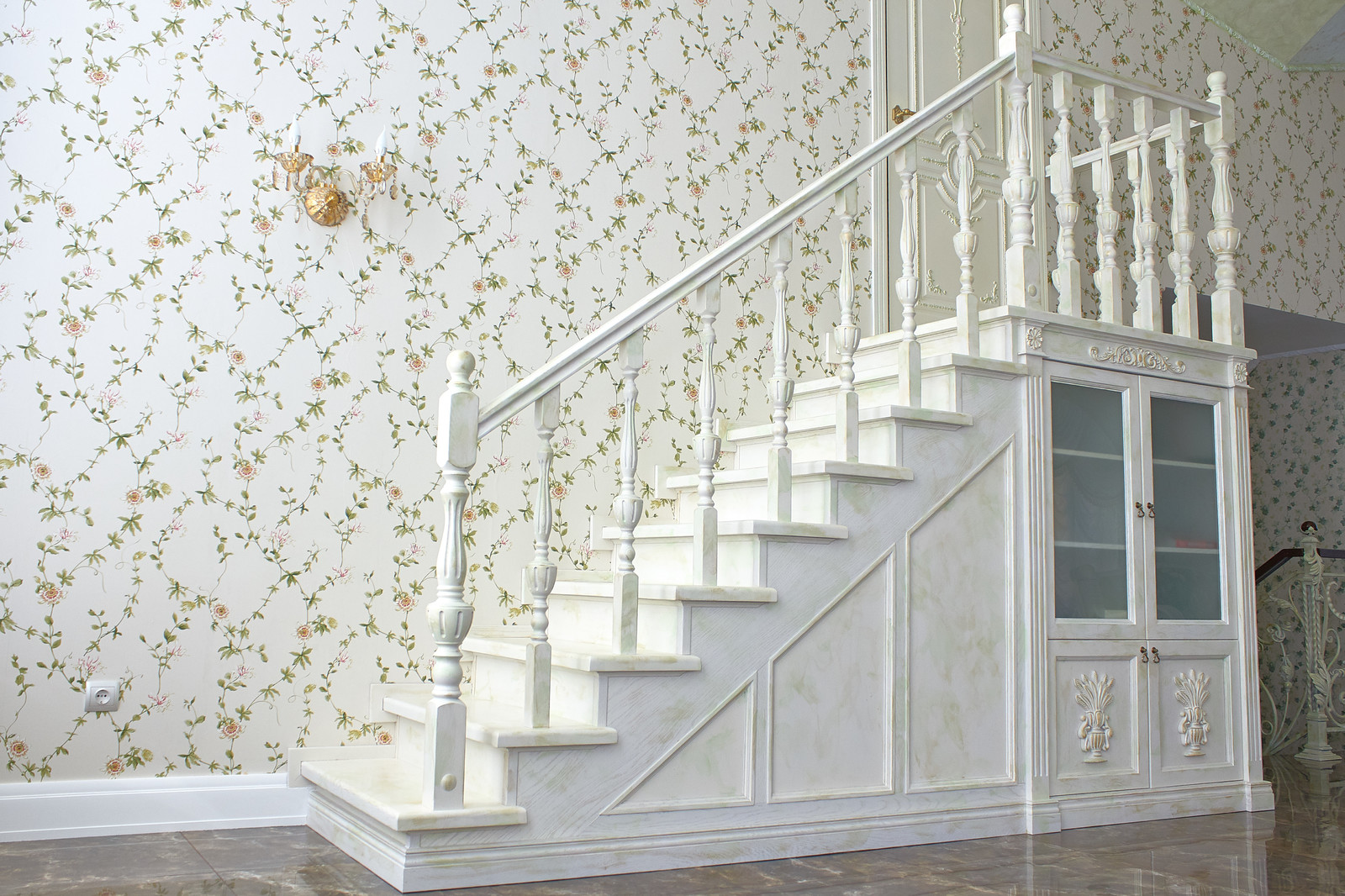 Лестница с патиной