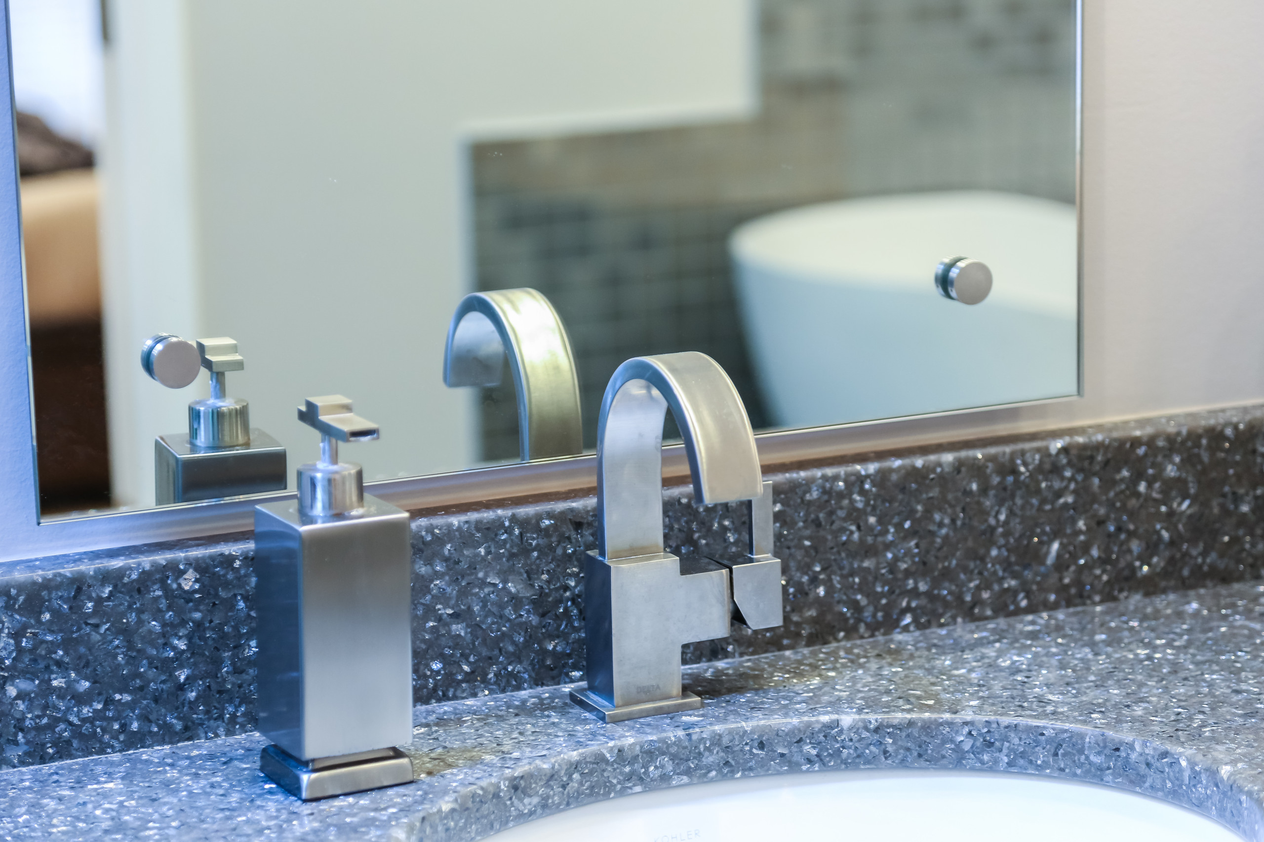 Gainesville Contemporary Bath