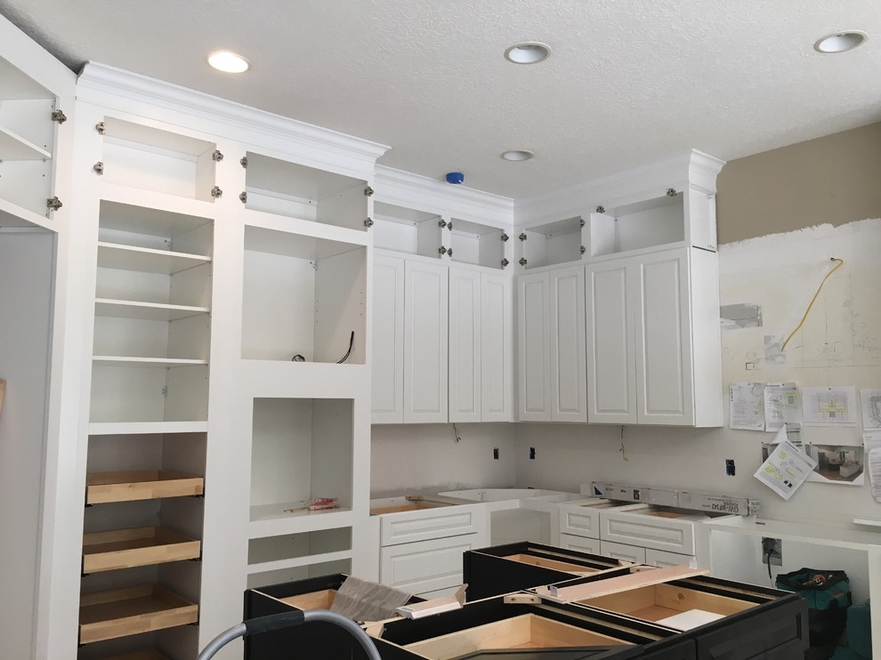 Transitional kitchen photo in Miami