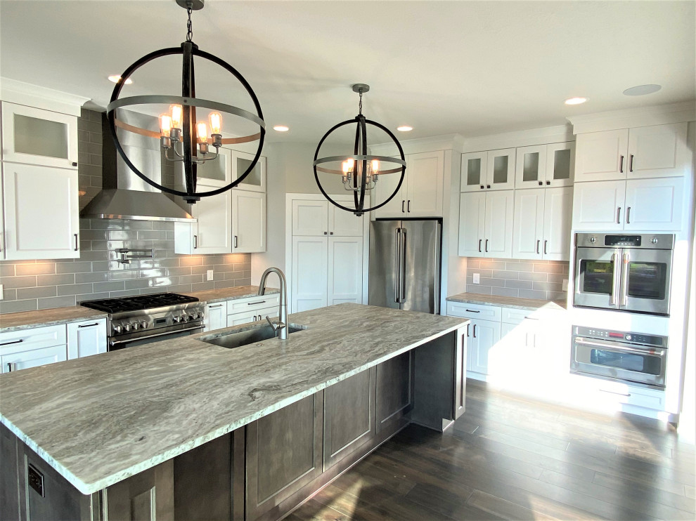 Inspiration for a transitional kitchen remodel in Cleveland