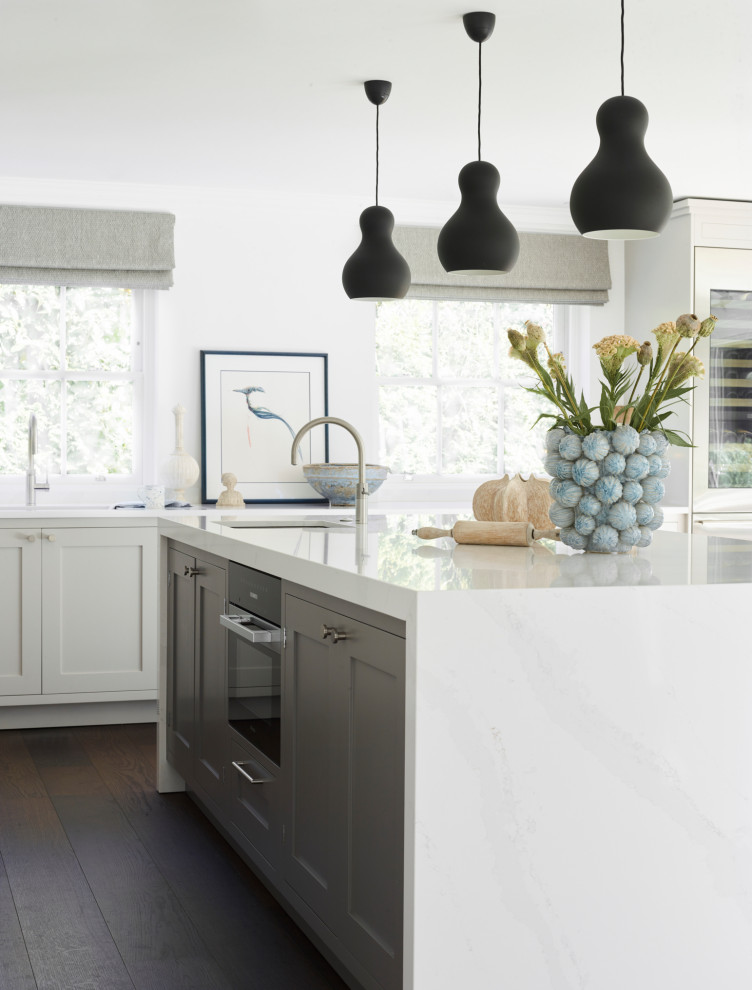 Design ideas for a traditional kitchen in London.