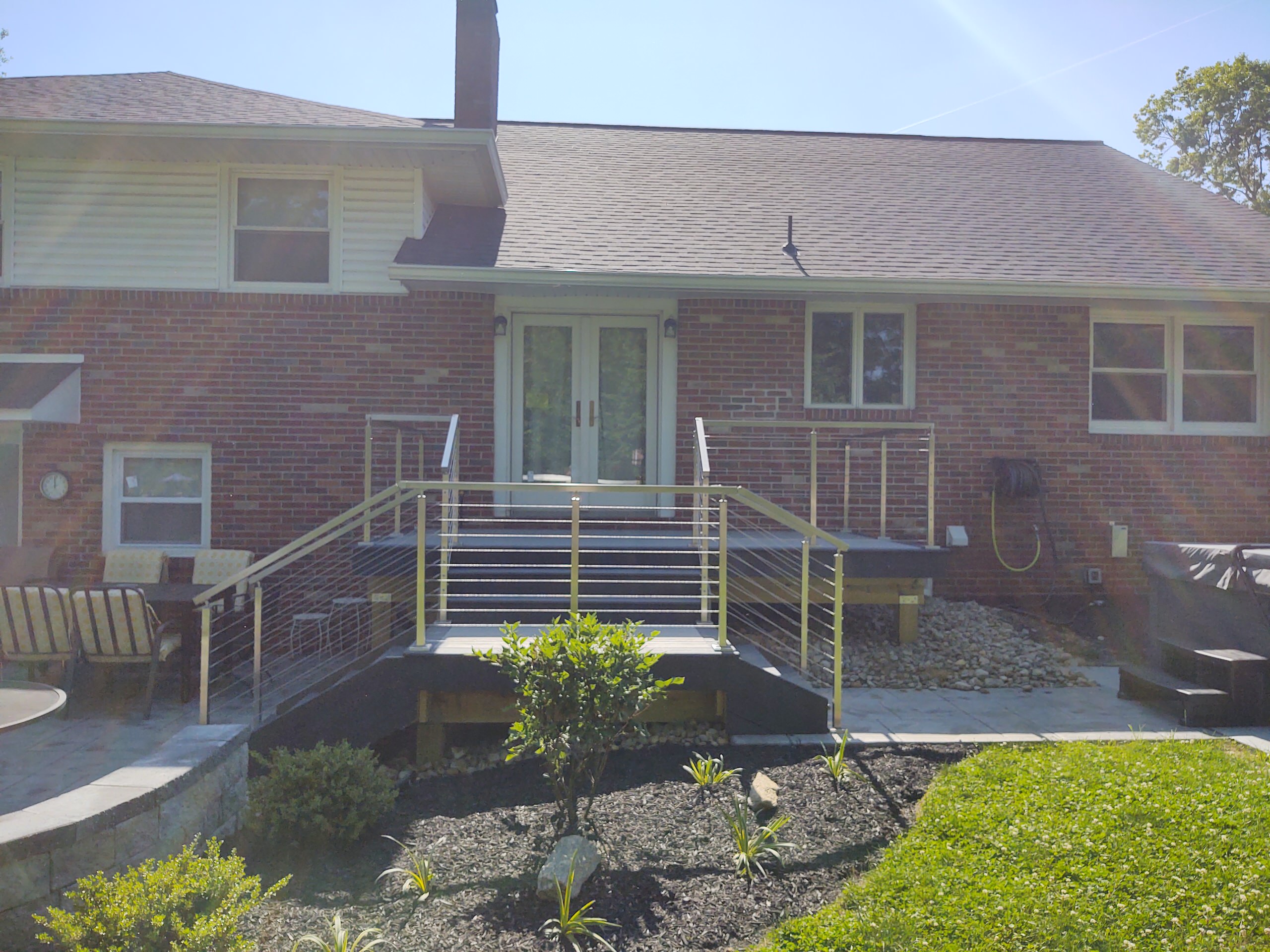 Stainless steel deck railing