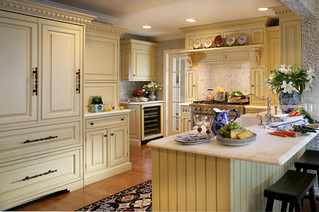 English style in Ridgewood - Traditional - Kitchen - Newark - by Kuche ...