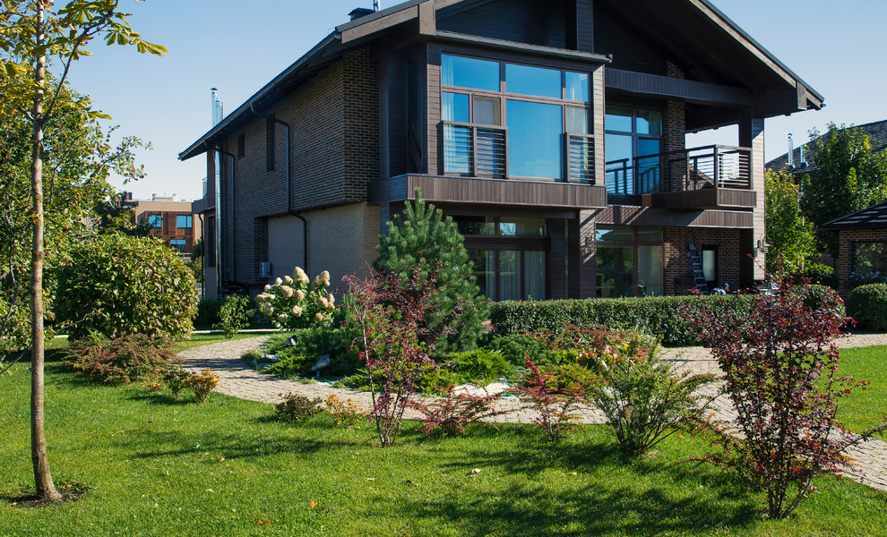 Сад на Пятницком шоссе.  Дизайнер Лариса Юрова