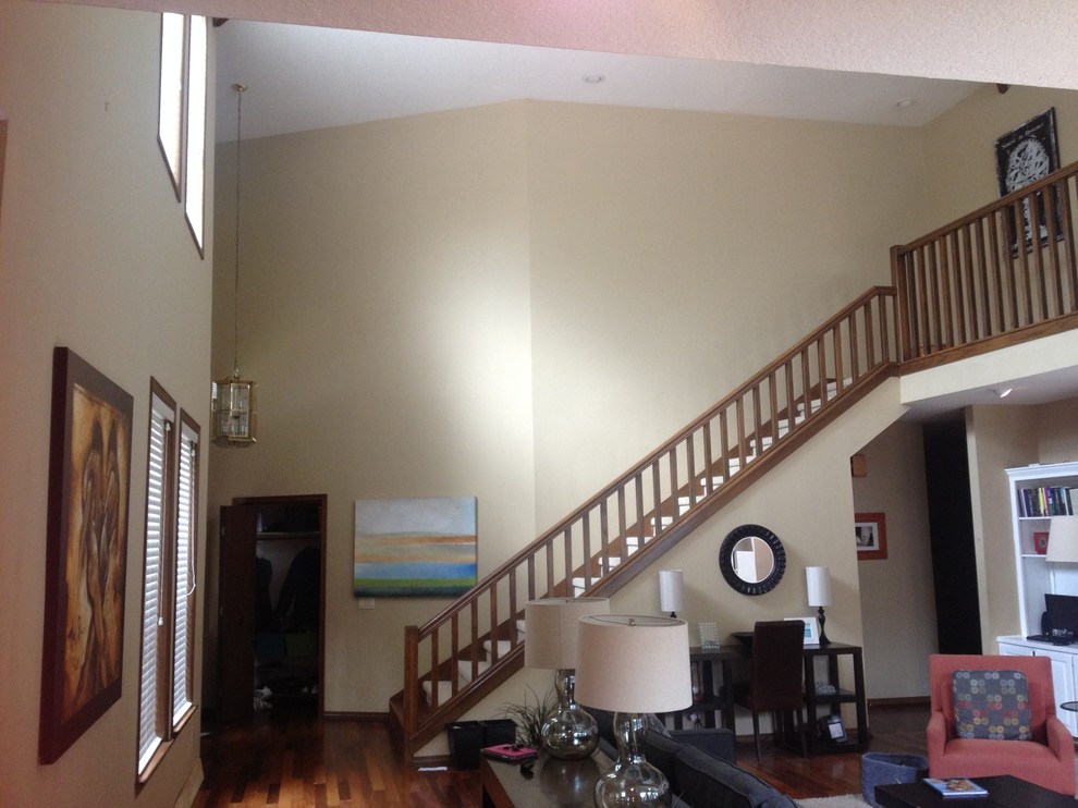 Example of a transitional home design design in Austin