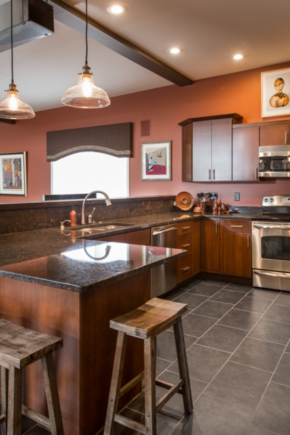Sterling, IL | Kitchen, Home Office & Window Treatment