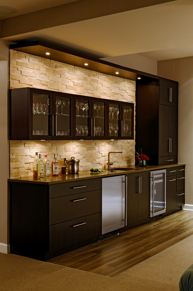 Mid-sized contemporary home bar in DC Metro.