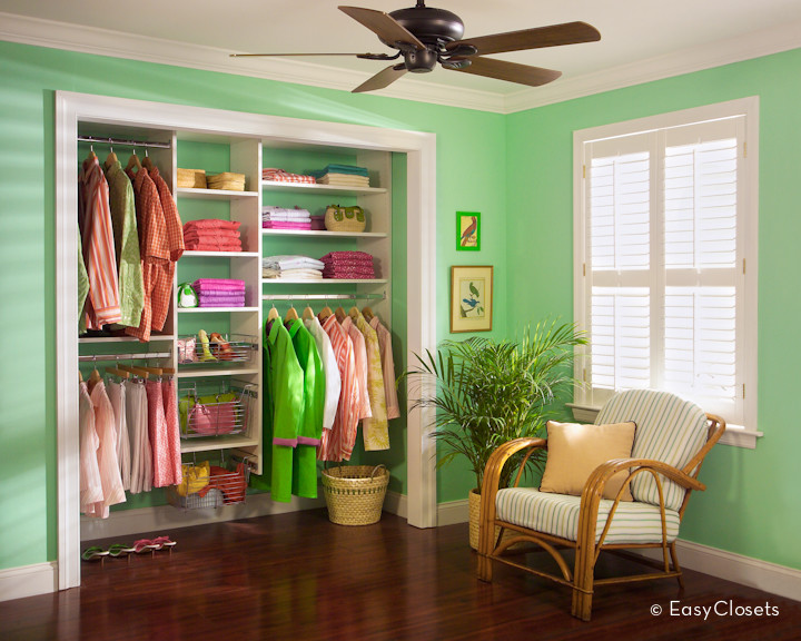 Photo of a tropical storage and wardrobe.