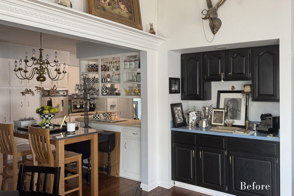 Home design - transitional home design idea in Chicago