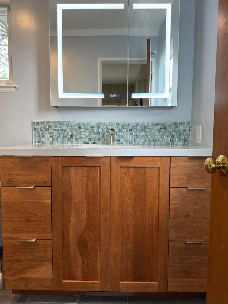Stacked Tile Master Bathroom in El Cerrito