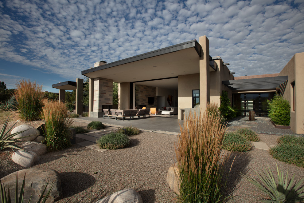 Photo of a contemporary exterior in Albuquerque.