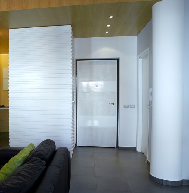 E5 contemporary-entrance