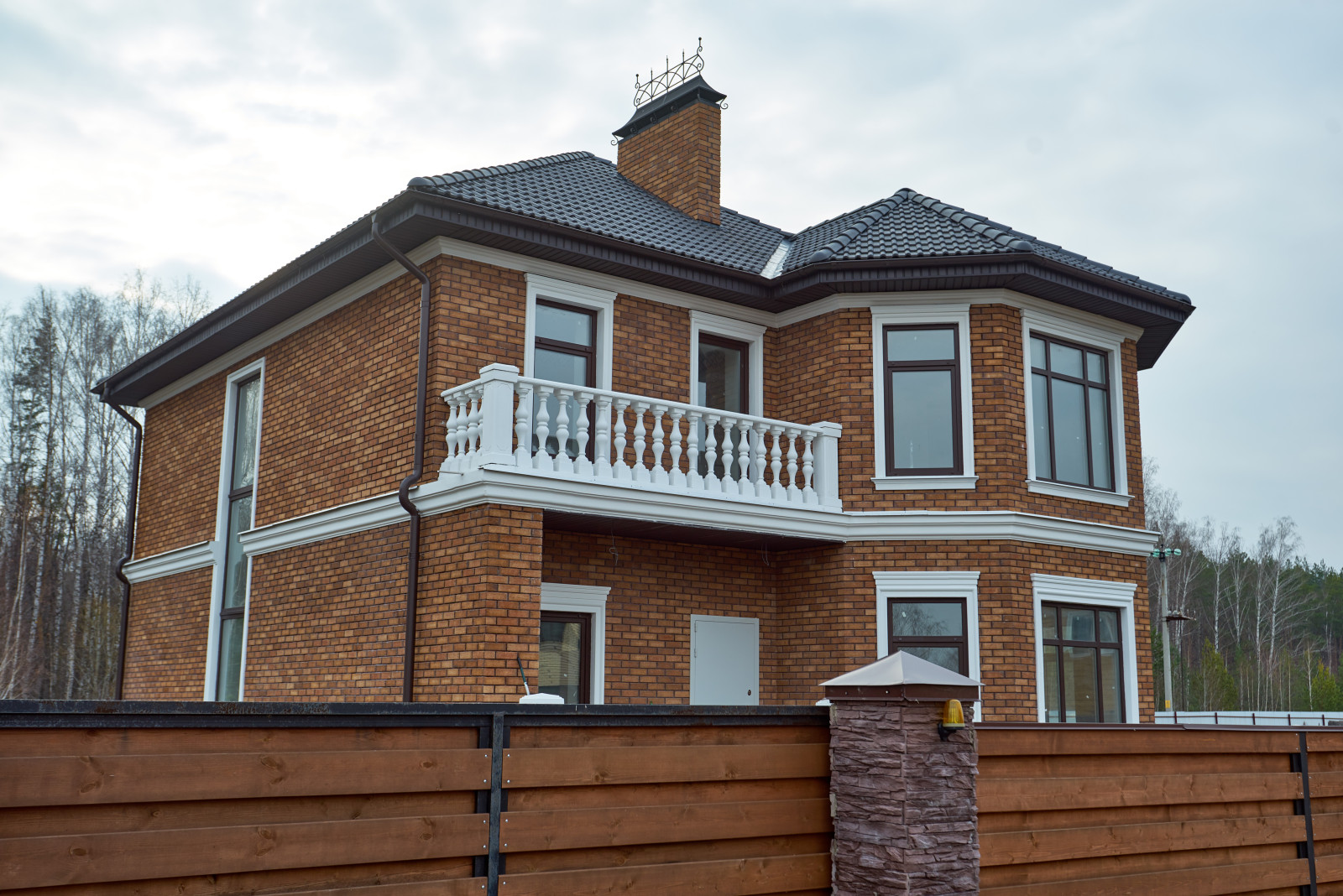 Дом в английском стиле. 255 м^2 г.Казань деревня Зимняя Горка.