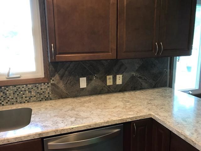 Backsplash traditional-kitchen