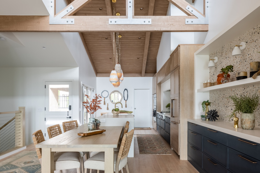 Transitional kitchen photo in Orange County