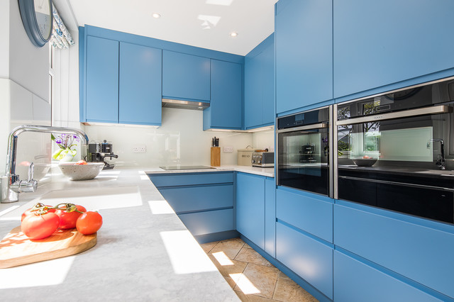 A Kind or Blue contemporaneo-cocina