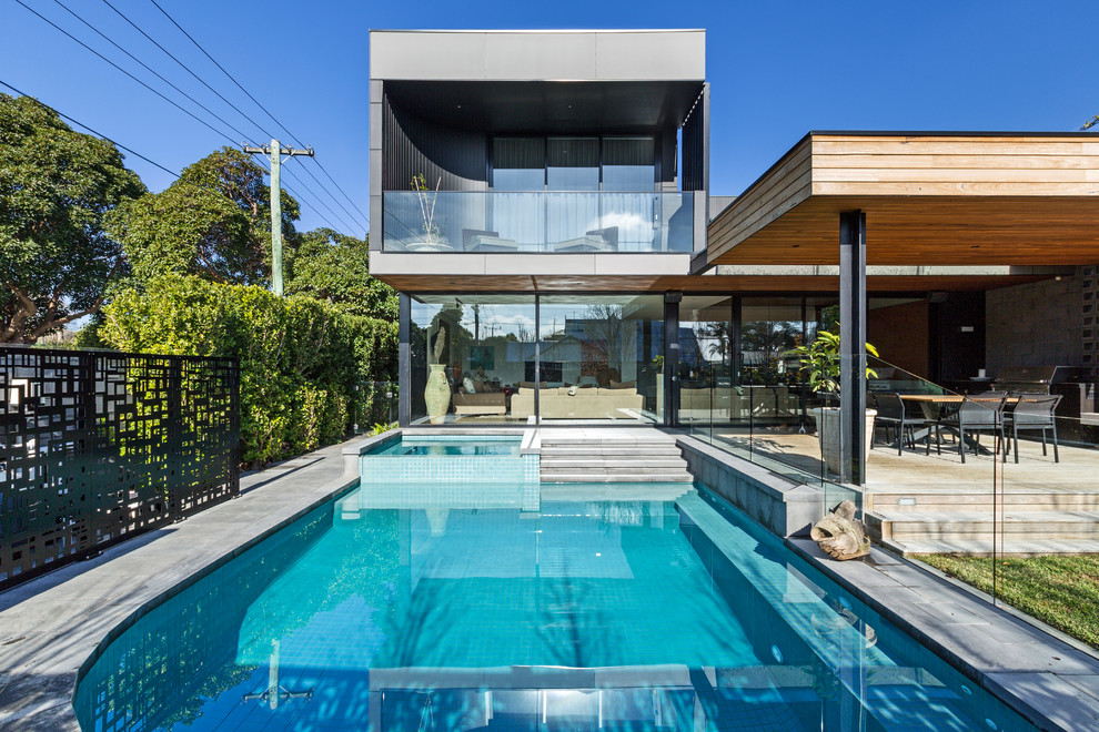 This is an example of a backyard rectangular pool in Melbourne.