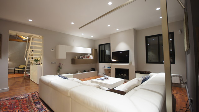 Reforma casa centenaria en Tortosa contemporaneo-salon