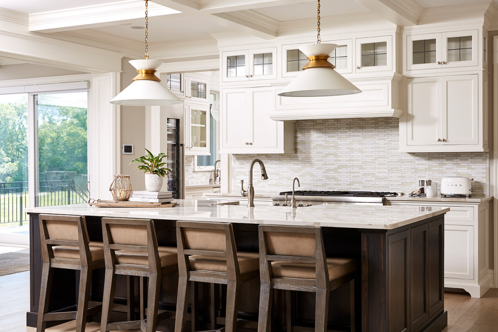 Transitional kitchen photo in Minneapolis