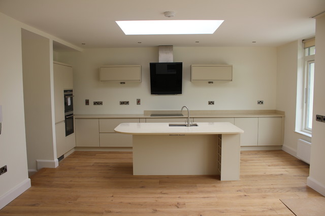 Handle-less  Matt Kitchen contemporary-kitchen