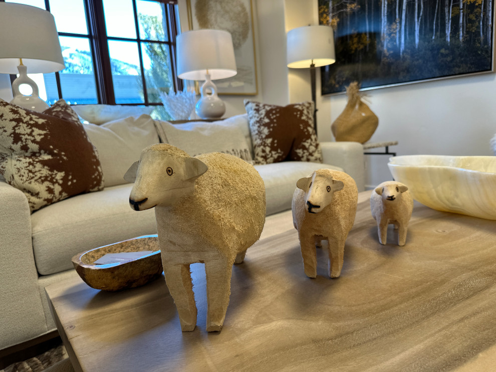 Showroom 400 East Ave