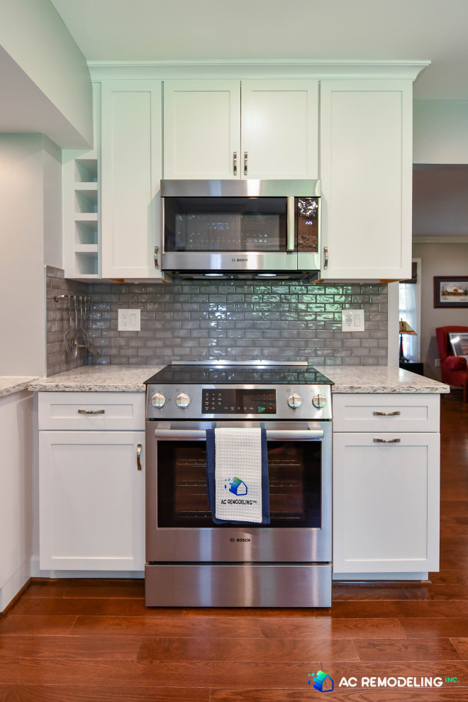 Transitional kitchen photo in DC Metro