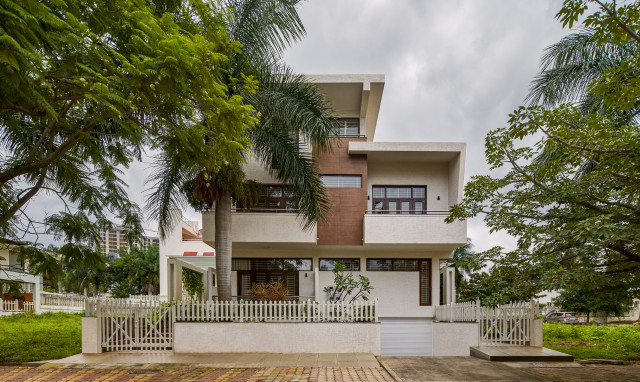 #204-Linear House modern-haeuser