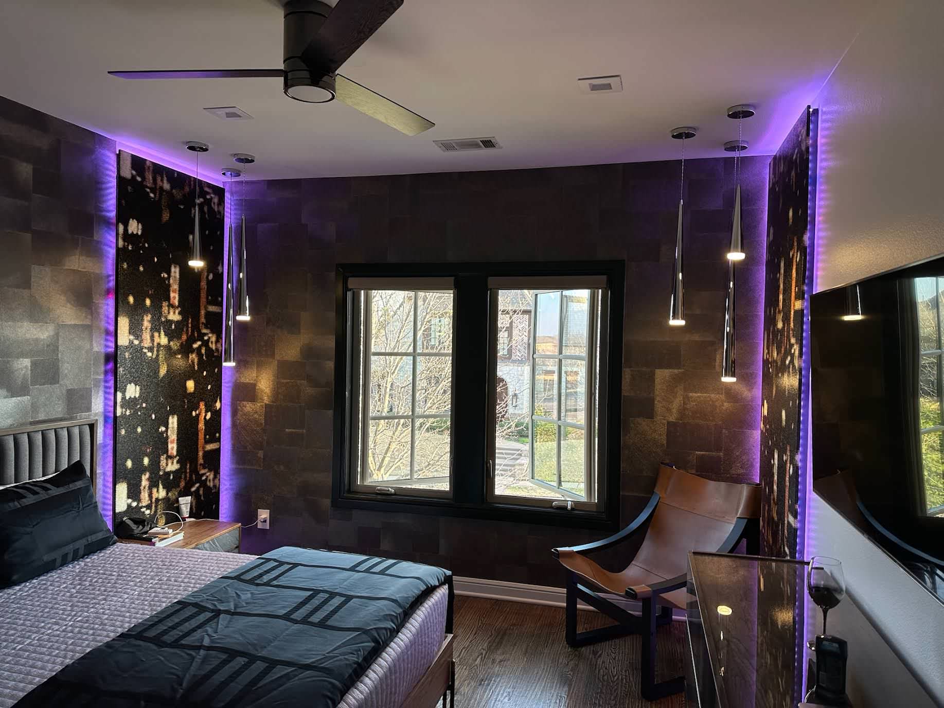 Bedroom - bedroom idea in Dallas