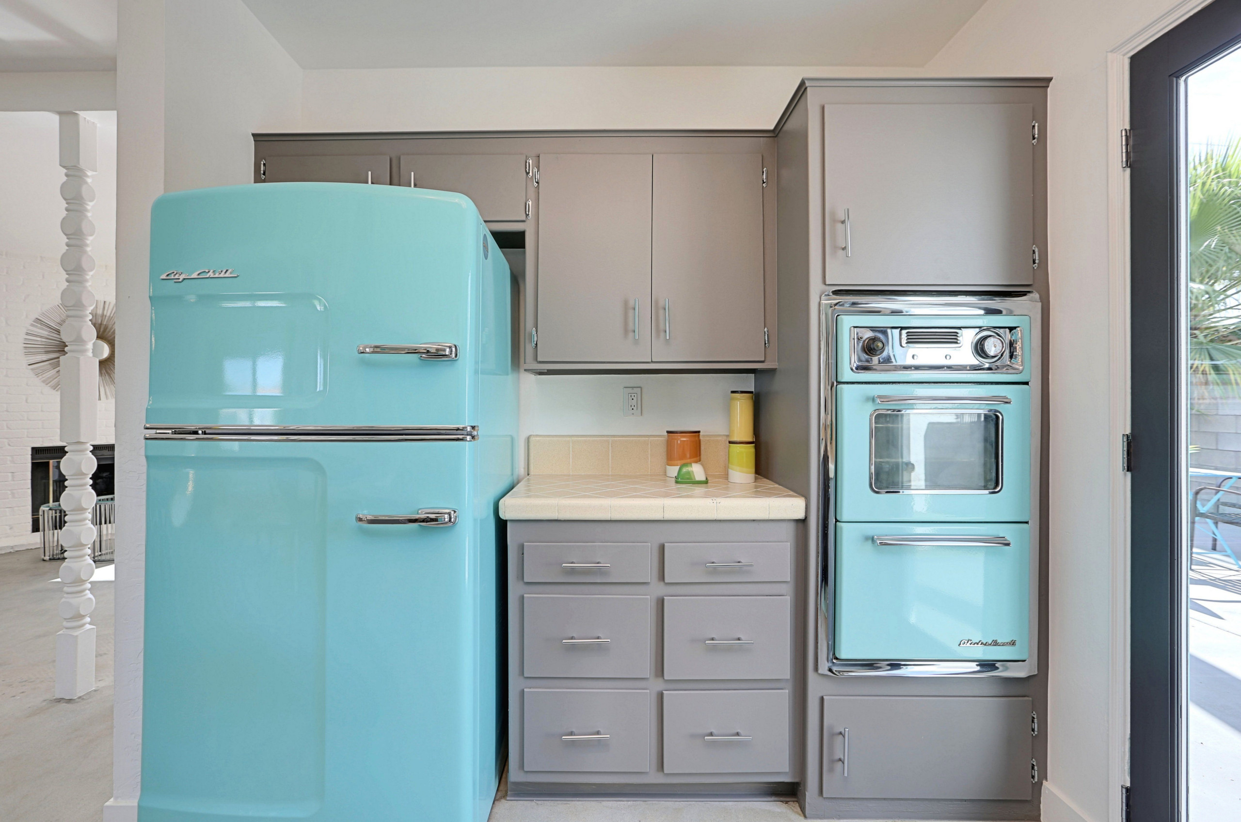 7 Kitchens With Statement-Making Fridges, image size:2560x1696