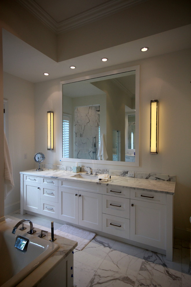 Example of a transitional bathroom design in Miami