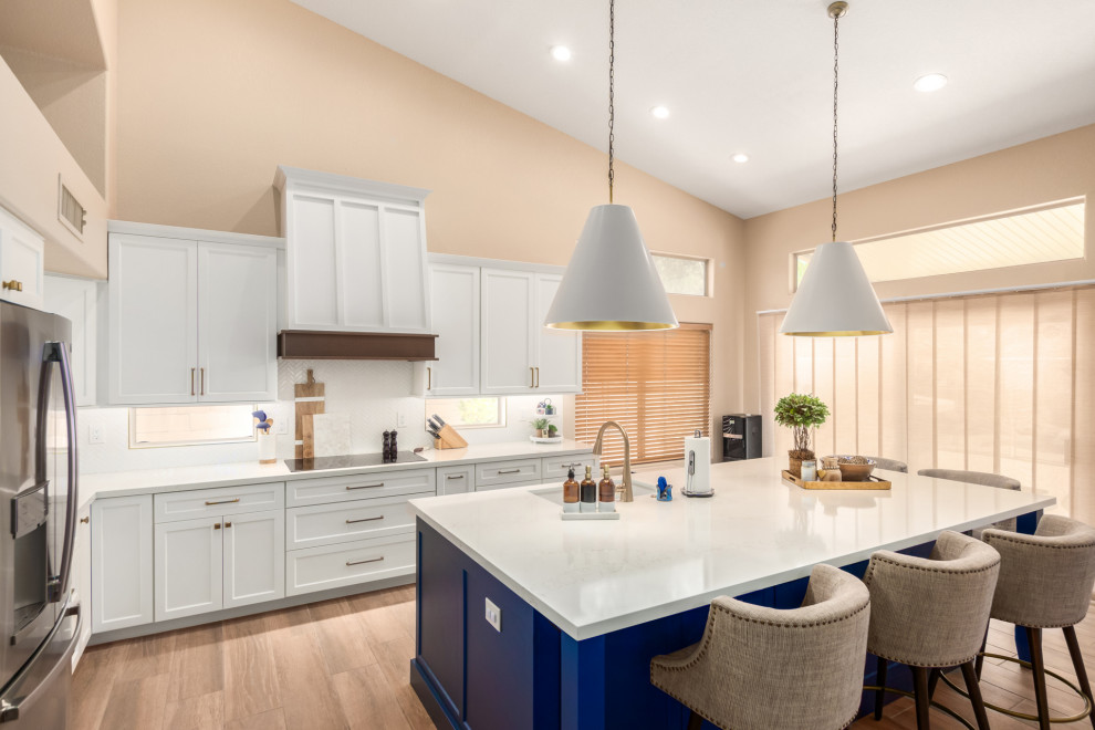 Example of a transitional kitchen design in Phoenix