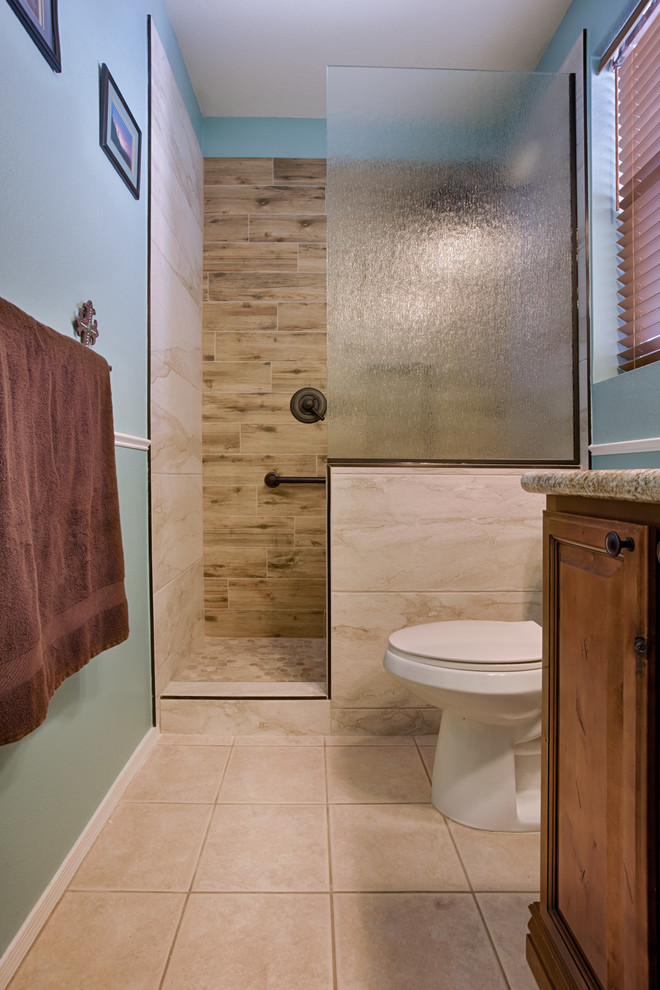 This is an example of a transitional bathroom in Phoenix.
