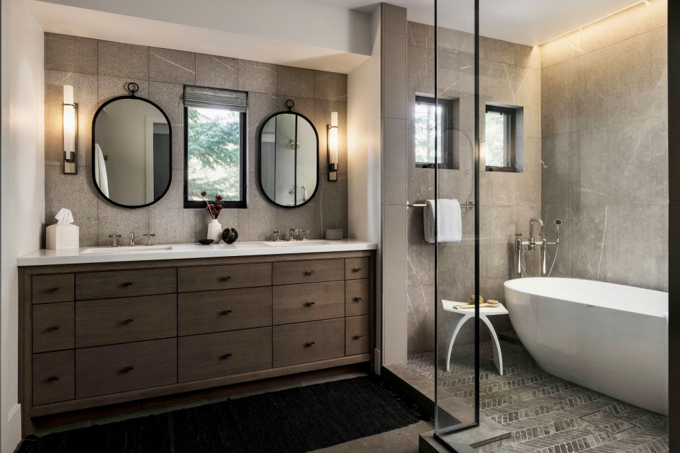Idee per una stanza da bagno padronale rustica di medie dimensioni con zona vasca/doccia separata