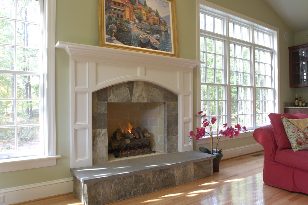 Transitional family room in Richmond.