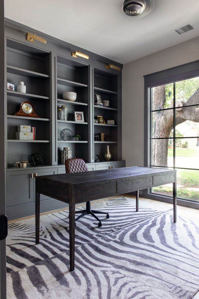 Example of a cottage home office design in Dallas