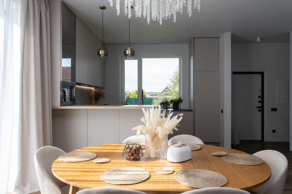 Современная кухня в частном доме