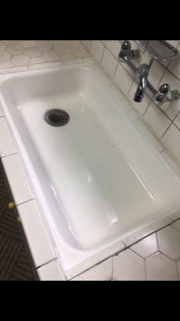 Reglazed Tub & Sink