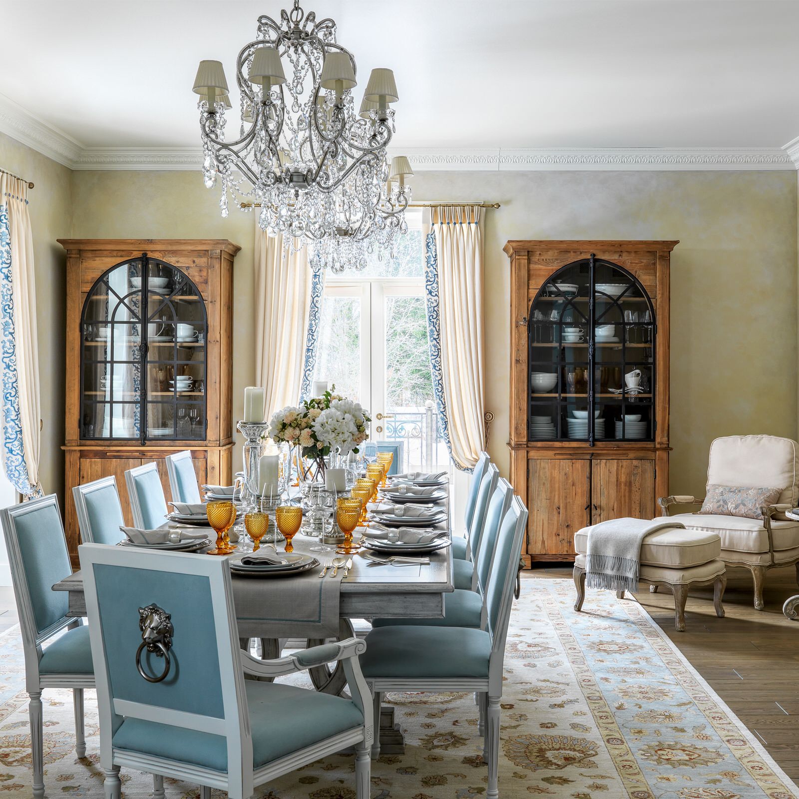 Дизайн кухни-столовой в загородном доме