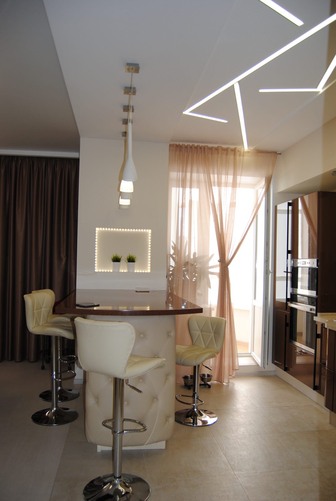 Трехкомнатная квартира с просторной зоной отдыха.