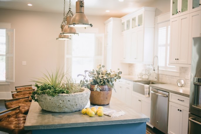 Example of a mountain style home design design in Orange County