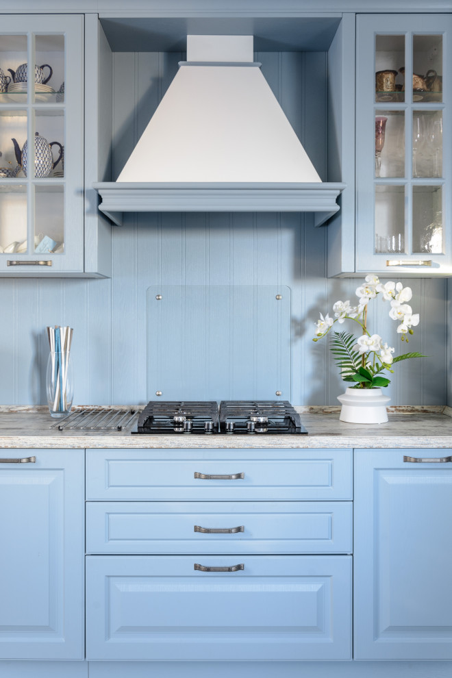 Кухня и прихожая в частном доме в Пензе